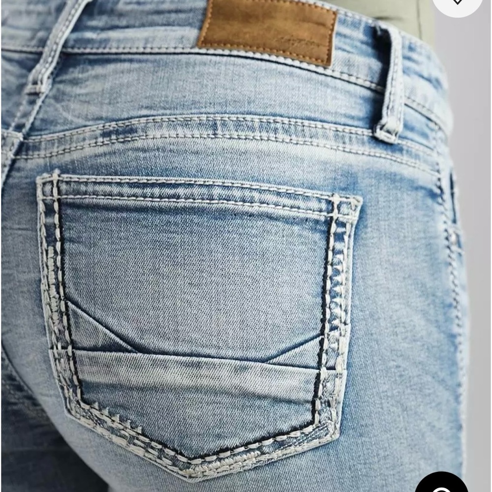 Daytrip Virgo Women's Light Blue Bootcut Stretch Jeans 38R